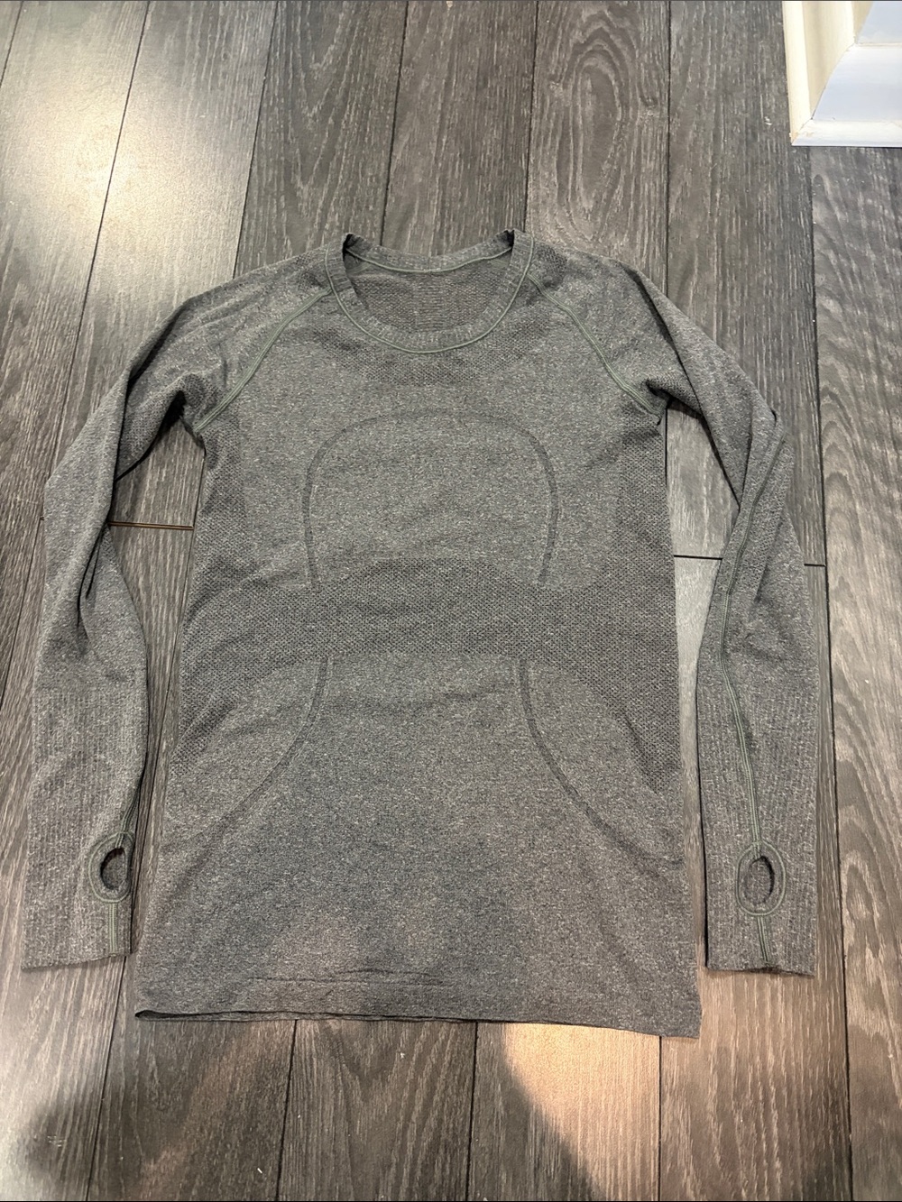 Lululemon Gray performance Long-Sleeve Shirt 6